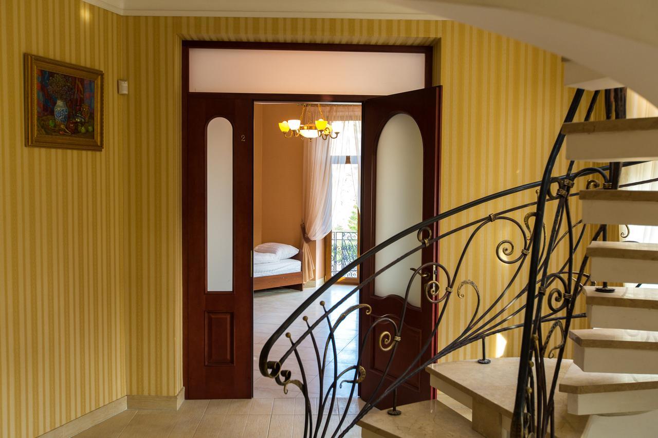 10 Rooms Lviv Bagian luar foto