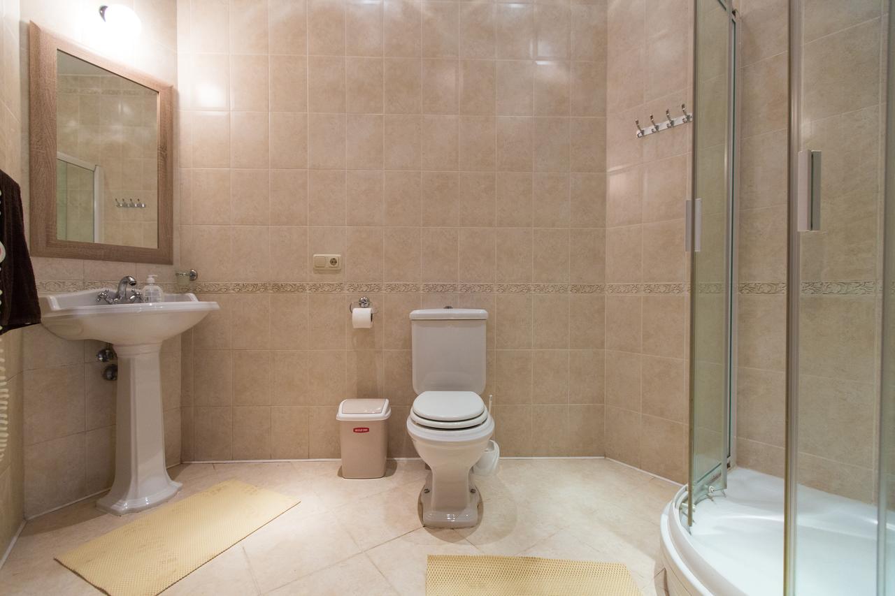 10 Rooms Lviv Bagian luar foto