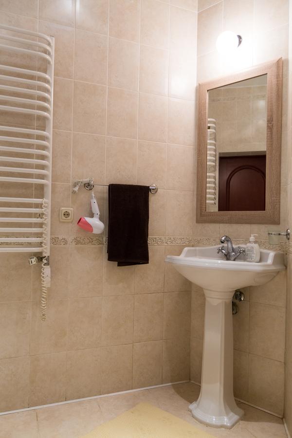 10 Rooms Lviv Bagian luar foto