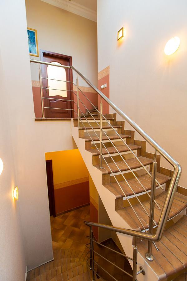 10 Rooms Lviv Bagian luar foto