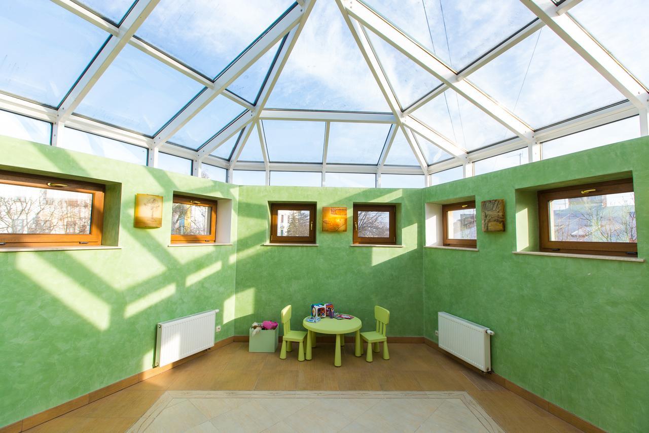 10 Rooms Lviv Bagian luar foto