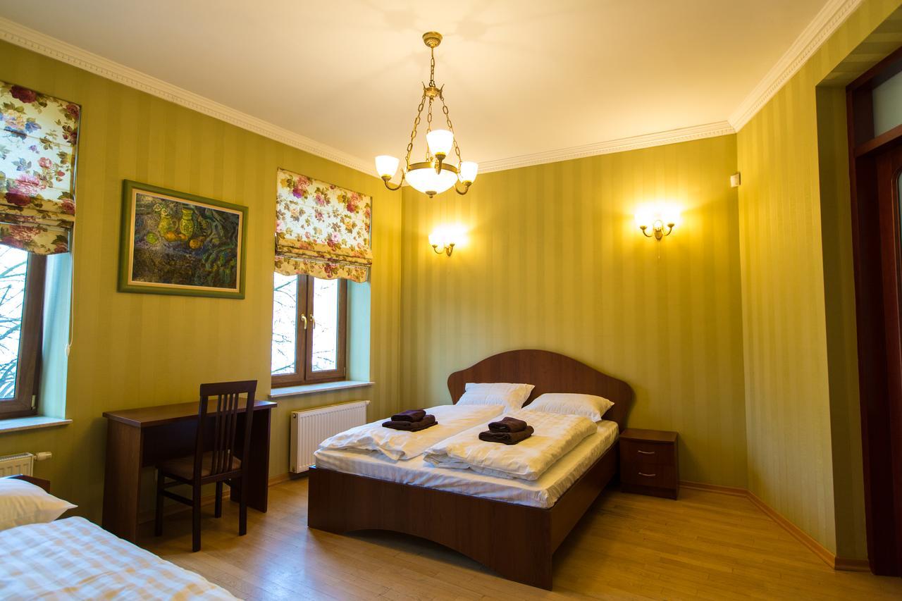 10 Rooms Lviv Bagian luar foto