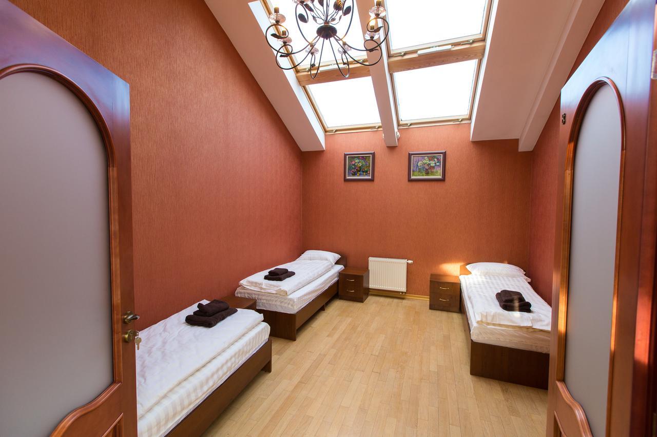 10 Rooms Lviv Bagian luar foto