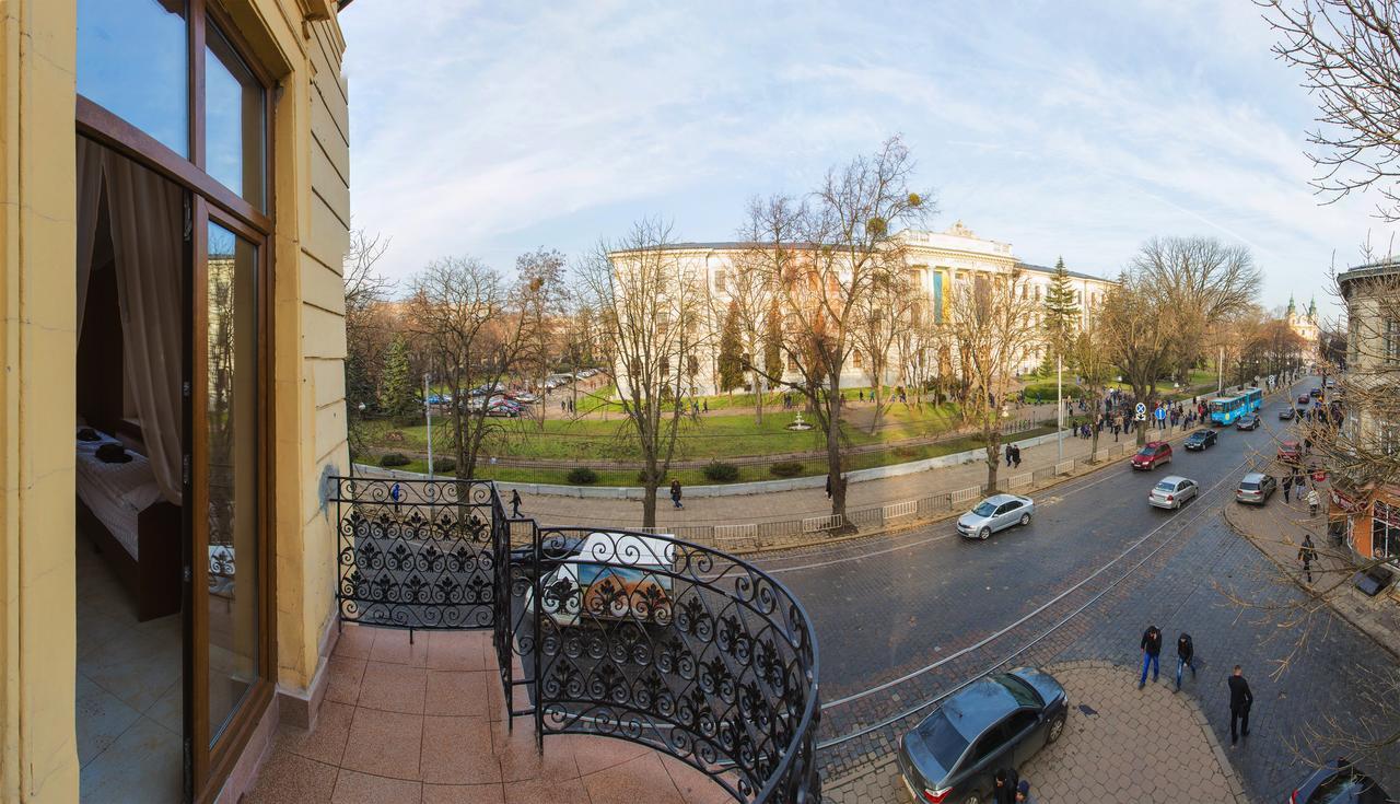 10 Rooms Lviv Bagian luar foto