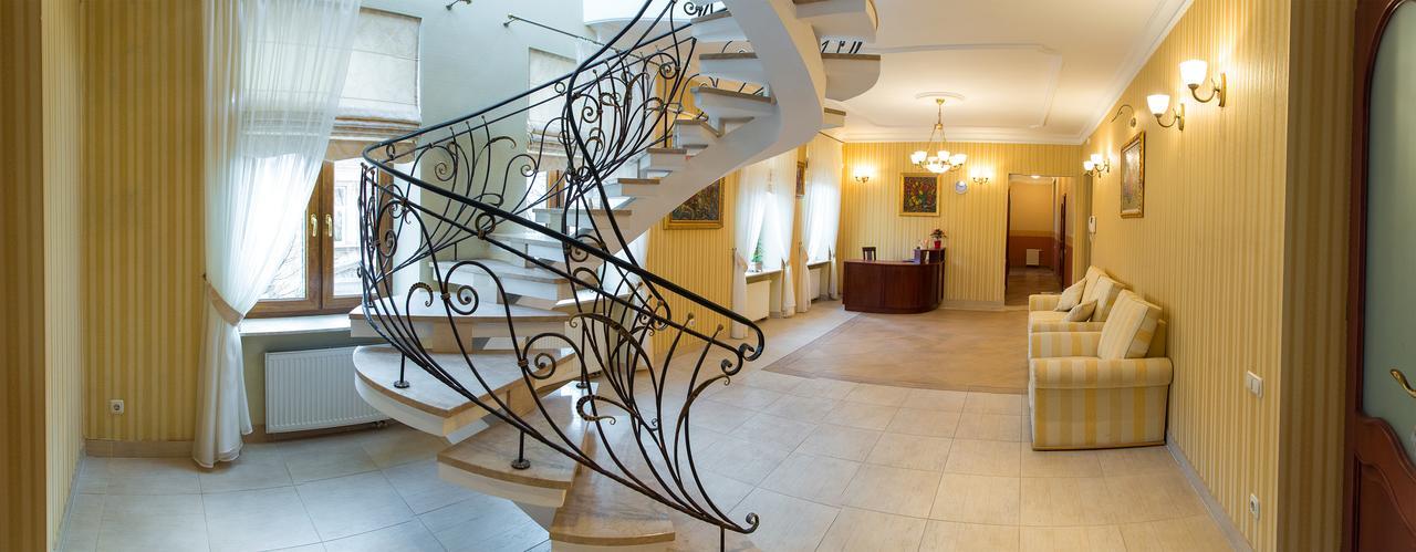 10 Rooms Lviv Bagian luar foto
